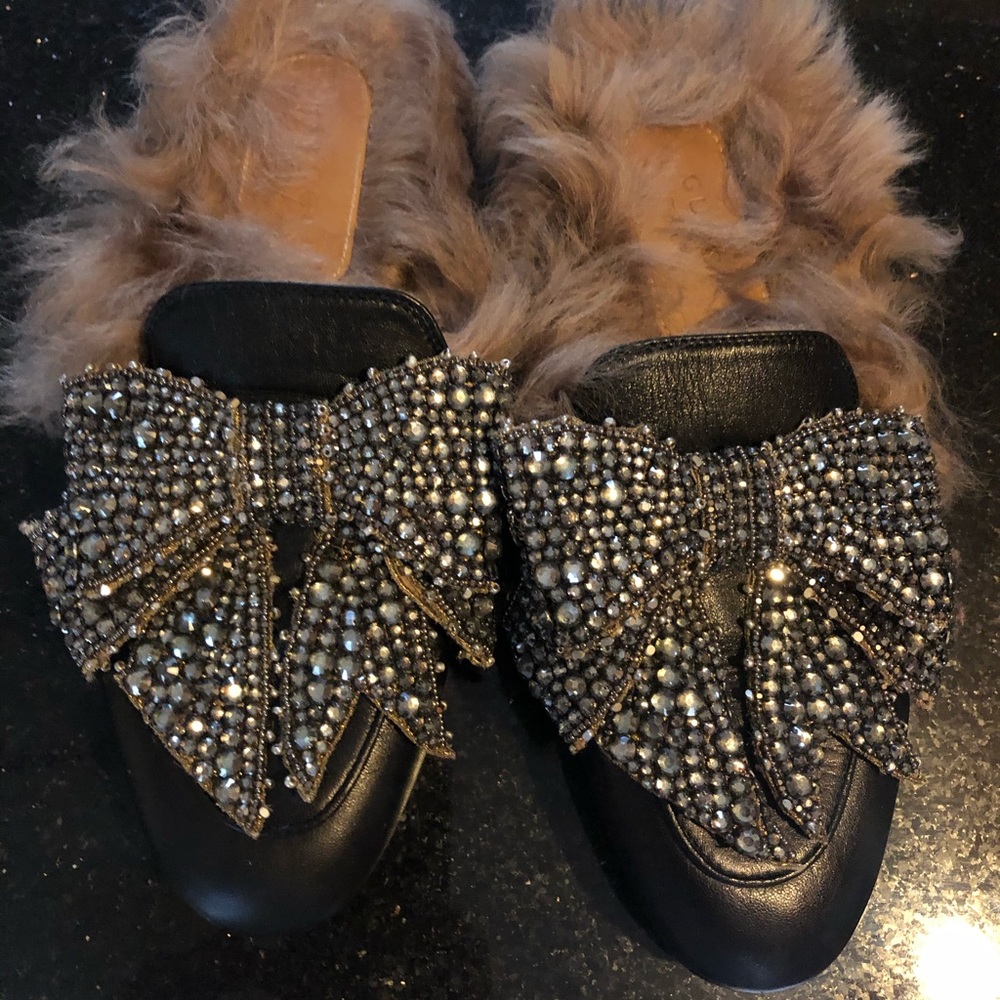 Gucci mule fur line